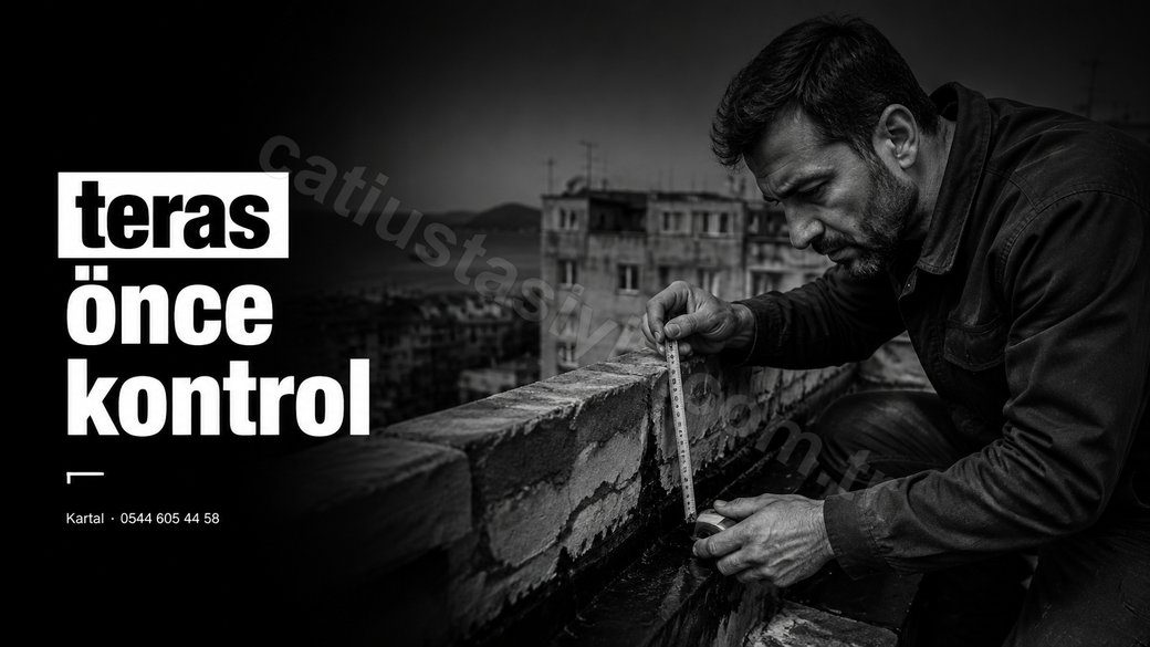 Kartal sahilindeki eski apartman terasında parapet ölçen uygulayıcı usta